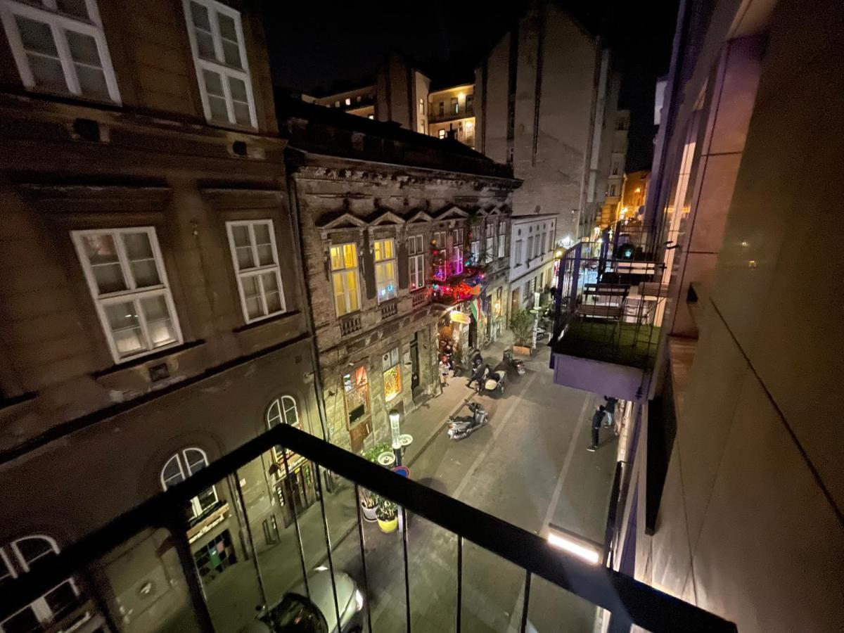 Artemisia Luxury Balcony Apartment Budapest
